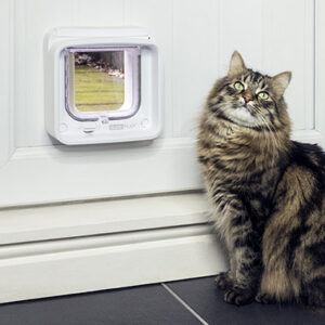 SureFlap DualScan Connect cat door